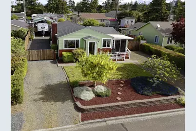 1903 17th St, Florence, OR 97439 - Photo 1