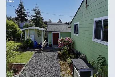 1903 17th St, Florence, OR 97439 - Photo 44