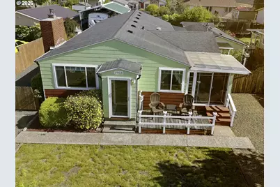 1903 17th St, Florence, OR 97439 - Photo 2