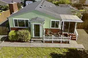 1903 17th St, Florence, OR 97439 - Photo 2