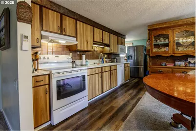 1903 17th St, Florence, OR 97439 - Photo 10