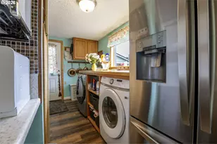1903 17th St, Florence, OR 97439 - Photo 14