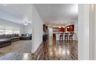 915 SW Coyote Dr, Hermiston, OR 97838 - Photo 4