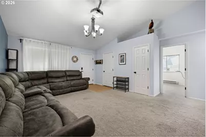 850 E Benjamin Ave, Cottage Grove, OR 97424 - Photo 8
