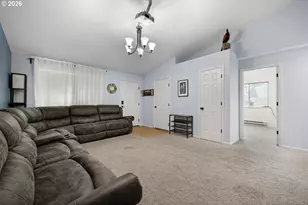 850 E Benjamin Ave, Cottage Grove, OR 97424 - Photo 8