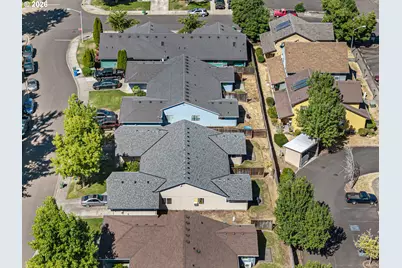 850 E Benjamin Ave, Cottage Grove, OR 97424 - Photo 36