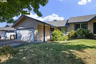 850 E Benjamin Ave, Cottage Grove, OR 97424 - Photo 2