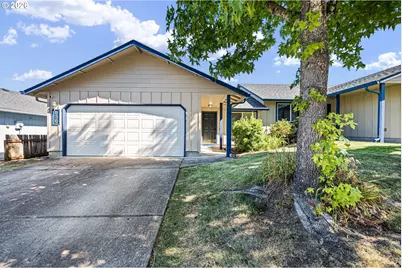 850 E Benjamin Ave, Cottage Grove, OR 97424 - Photo 1