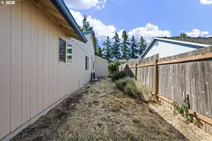 850 E Benjamin Ave, Cottage Grove, OR 97424 - Photo 32