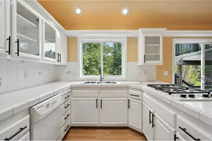 5219 Summit St, West Linn, OR 97068 - Photo 12