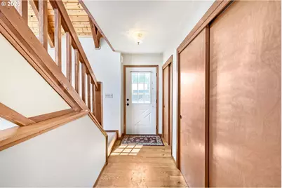30411 NE 76th St, Camas, WA 98607 - Photo 8