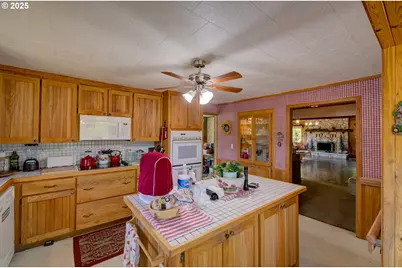 35539 Little Walluski Ln, Astoria, OR 97103 - Photo 14