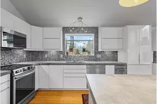 7005 Debbie Ct, Gladstone, OR 97027 - Photo 8