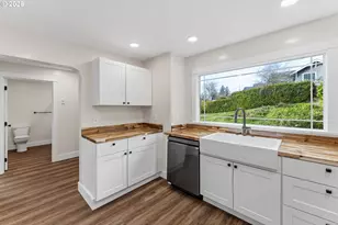 790 Oregon Ave, North Bend, OR 97459 - Photo 8