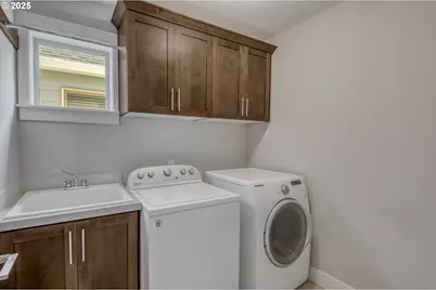 16223 NW Ashfield Dr, Beaverton, OR 97006 - Photo 20