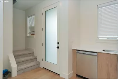 2385 SE 135th Ave #8, Portland, OR 97233 - Photo 6