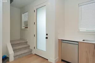 2385 SE 135th Ave, Portland, OR 97233 - Photo 6