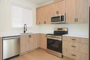 2385 SE 135th Ave, Portland, OR 97233 - Photo 4