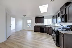 2020 S 12th St, Lebanon, OR 97355 - Photo 6