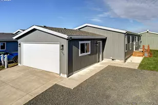 2020 S 12th St, Lebanon, OR 97355 - Photo 2