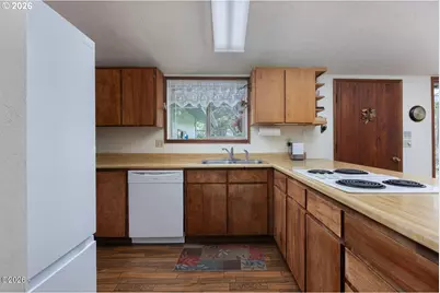 162 SW 82nd St, South Beach, OR 97366 - Photo 10