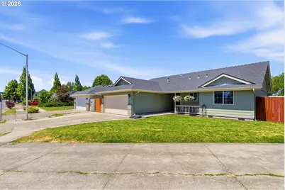 633 Cedar St, Independence, OR 97351 - Photo 2
