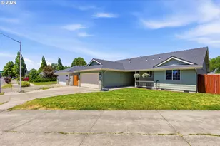 633 Cedar St, Independence, OR 97351 - Photo 2