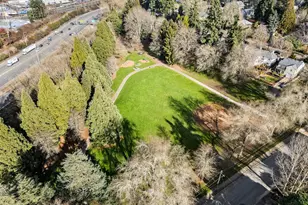 1247 SW Hume Ct, Portland, OR 97219 - Photo 16