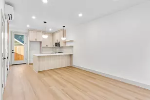 1247 SW Hume Ct, Portland, OR 97219 - Photo 4