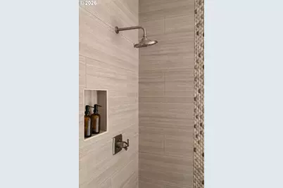 2903 NE Fremont Dr, Portland, OR 97220 - Photo 32