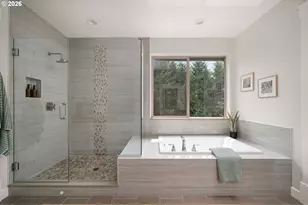 2903 NE Fremont Dr, Portland, OR 97220 - Photo 30