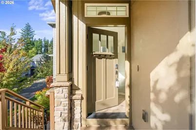 9349 SW Chopin Ln, Portland, OR 97225 - Photo 2