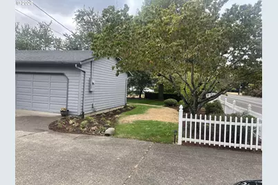 374 Warner Parrott Rd, Oregon City, OR 97045 - Photo 2