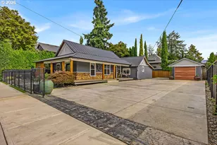 242 N 3rd St, Woodburn, OR 97071 - Photo 2