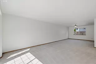 10680 SW Summer Lake Dr, Portland, OR 97223 - Photo 8