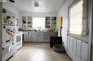 7118 SE Nehalem St, Portland, OR 97206 - Photo 4