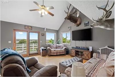 81850 Wilcox Ln, Umatilla, OR 97882 - Photo 6