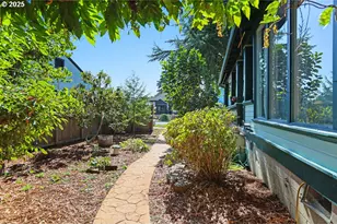 1132 Ash Ave, Cottage Grove, OR 97424 - Photo 28