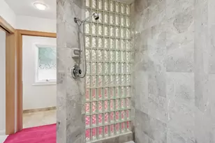 9027 NE Cliff St, Portland, OR 97220 - Photo 32