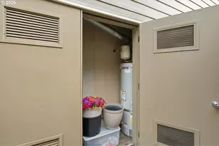 2011 N Redwood St, Canby, OR 97013 - Photo 32