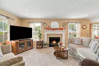 2011 N Redwood St, Canby, OR 97013 - Photo 4