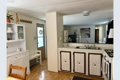 1050 W Central Ave, Sutherlin, OR 97479 - Photo 22