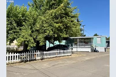 1050 W Central Ave, Sutherlin, OR 97479 - Photo 2