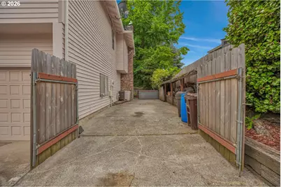 520 SE 15th St, Gresham, OR 97080 - Photo 10
