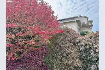 520 SE 15th St, Gresham, OR 97080 - Photo 4