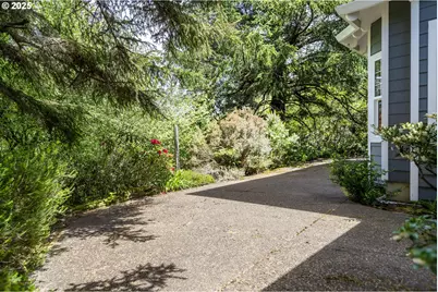 110 SW 61st St, Newport, OR 97366 - Photo 12