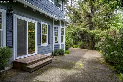 110 SW 61st St, Newport, OR 97366 - Photo 10