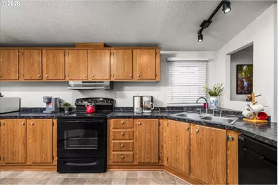 1384 David Ave, Eugene, OR 97404 - Photo 6