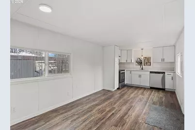 500 N Gilwood St #5, Carlton, OR 97111 - Photo 4