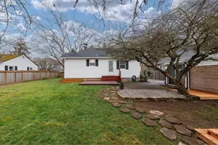 9324 N Burr Ave, Portland, OR 97203 - Photo 22